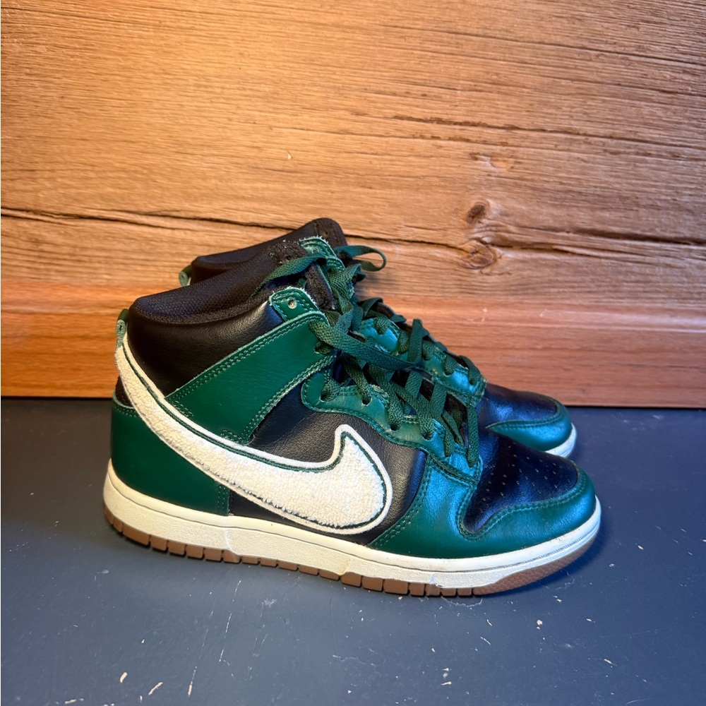 Nike Dunk High 'Chenille Swoosh - Gorge Green' | Black